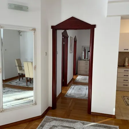 Airport Sky Lux Ii Belgrad