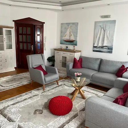 Airport Sky Lux Ii Apartman