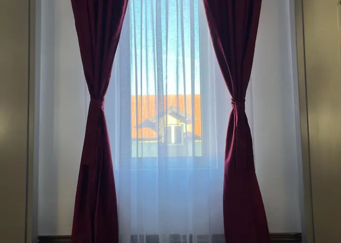 Airport Sky Lux Ii *