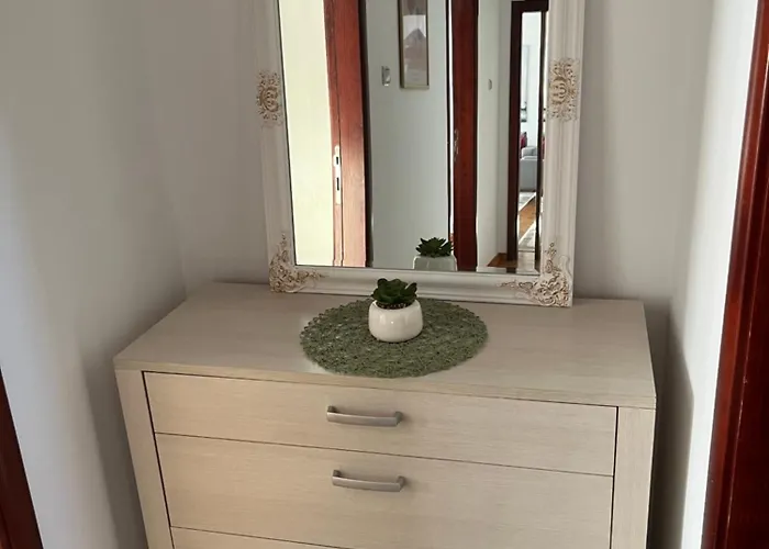 Airport Sky Lux Ii Апартаменты